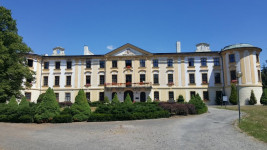Zámek Zahrádky
